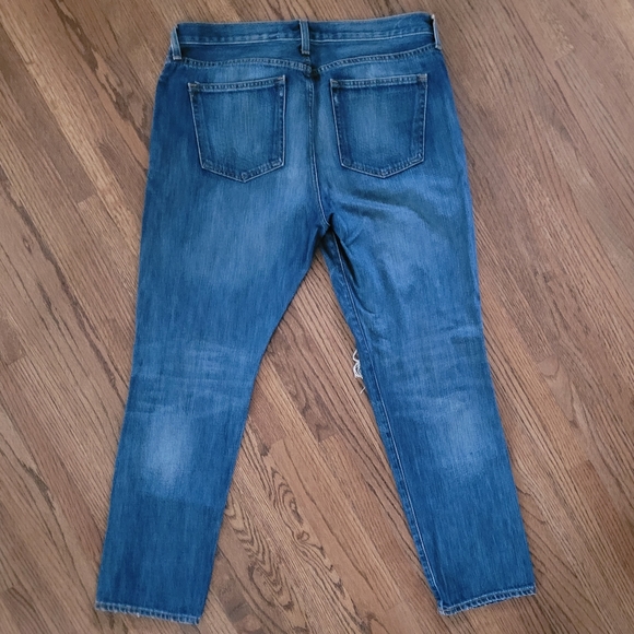 Distressed relaxed boyfriend jeans - Picture 2 of 4